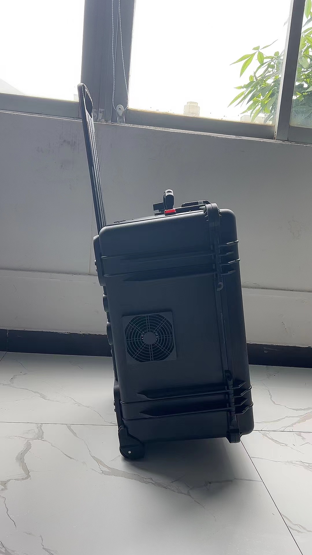 榆阳手拉箱型移动通信干扰器